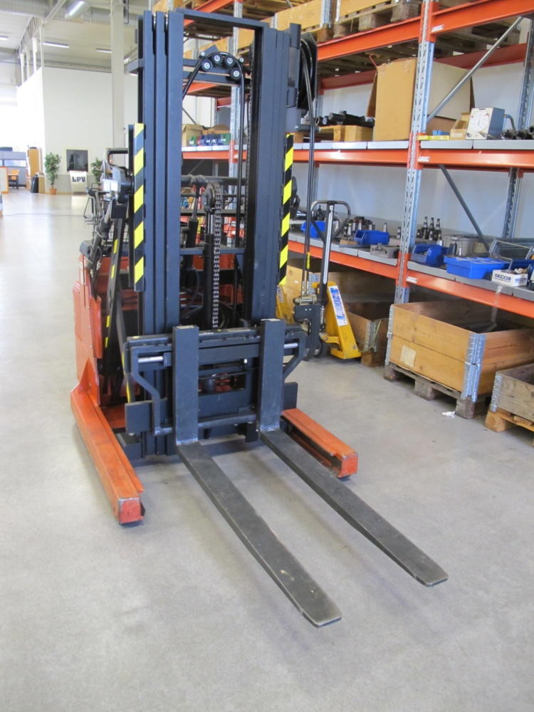 1452907-2 Electric forklift BT RWE 120