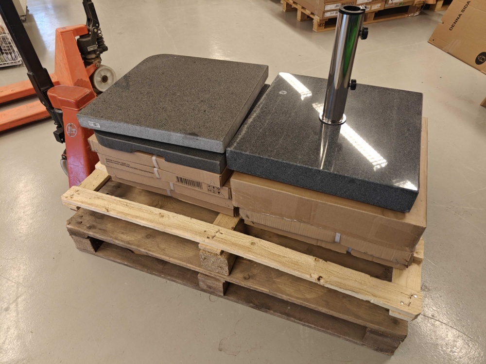 1564903-1 Lot of parasol bases and parasol weights