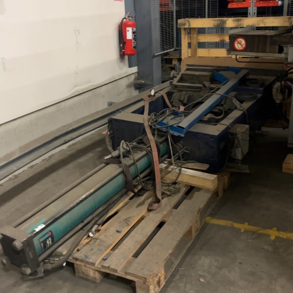 1540056-1 Pneumatic pressure boosting equipment - TOX AB MAS 30 -2006
