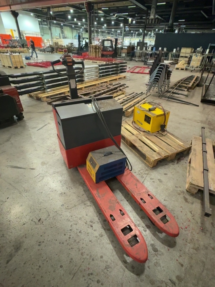 1536017-2 Elektrisk pallyftare med tillbehör- Swedmach RWT2000