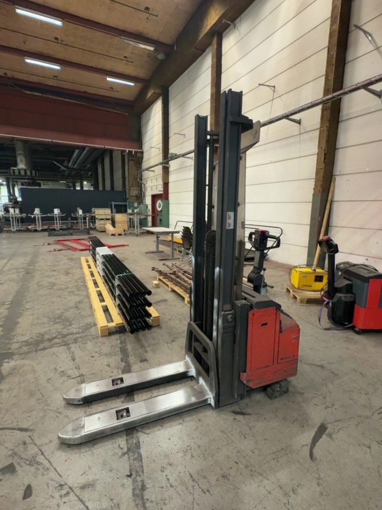 1536110-1 Ledstaplare med åkplattform - BT LSF 1250/12