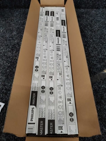 1595992-6 40 st LED-lysrör Philips MAS LEDtube 600mm HO 8W840 T8 8W