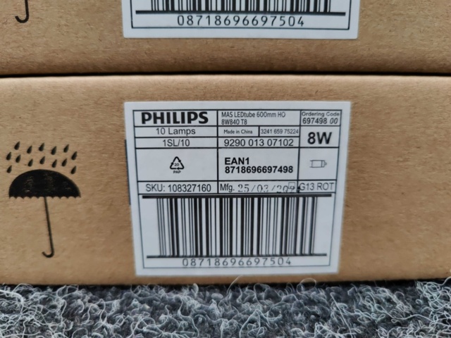 1595993-4 40 st LED-lysrör Philips MAS LEDtube 600mm HO 8W840 T8 8W