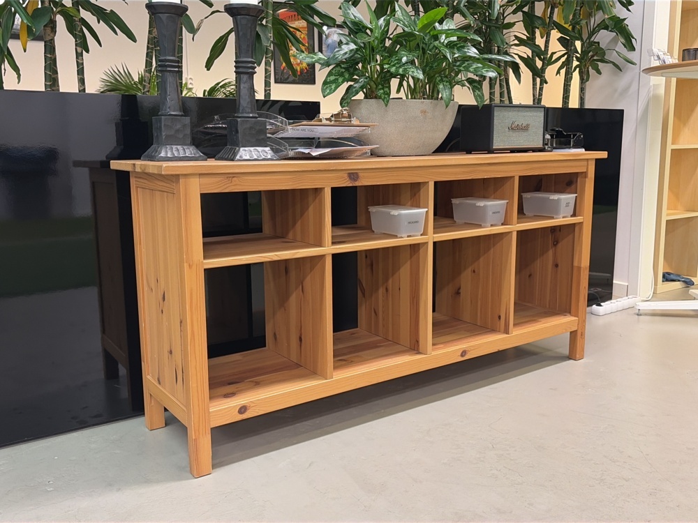 1576456-1 Storage cabinet with open compartments