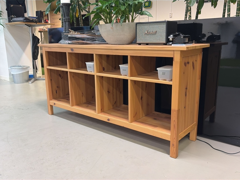 1576456-2 Storage cabinet with open compartments