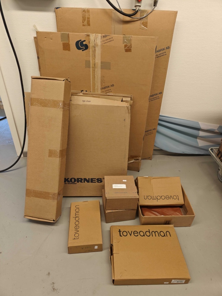 1564906-1 Lot of products from Furniture Store