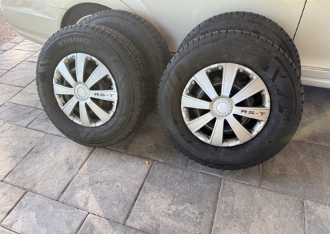 Dubbfria vinterdäck (4 st) på stålfälg Kumho winter pro tran CW51 225/75 R16C .