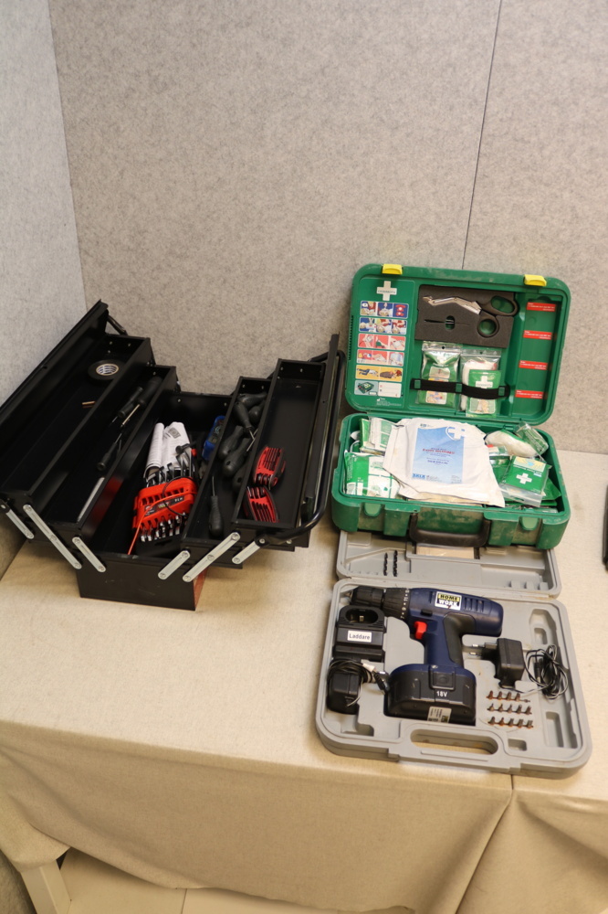 1515263-2 Tools and First Aid Kit.