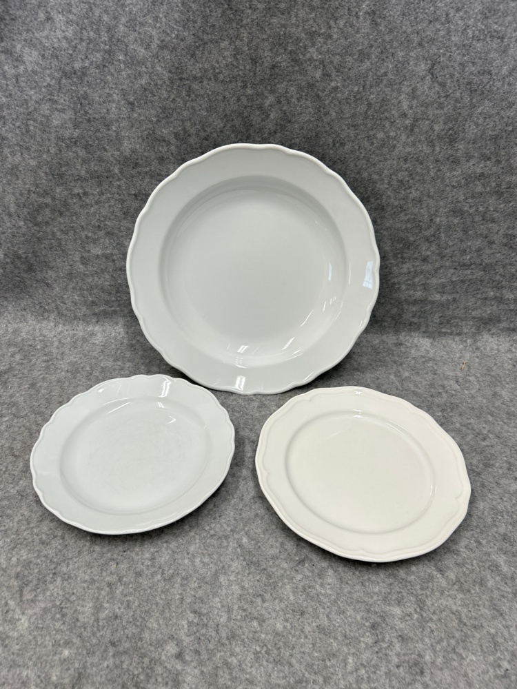 1546323-1 Parti med tallrikar i 3 modeller (cirka 240 st) - Tafelstern, Hutschenreuther och IKEA
