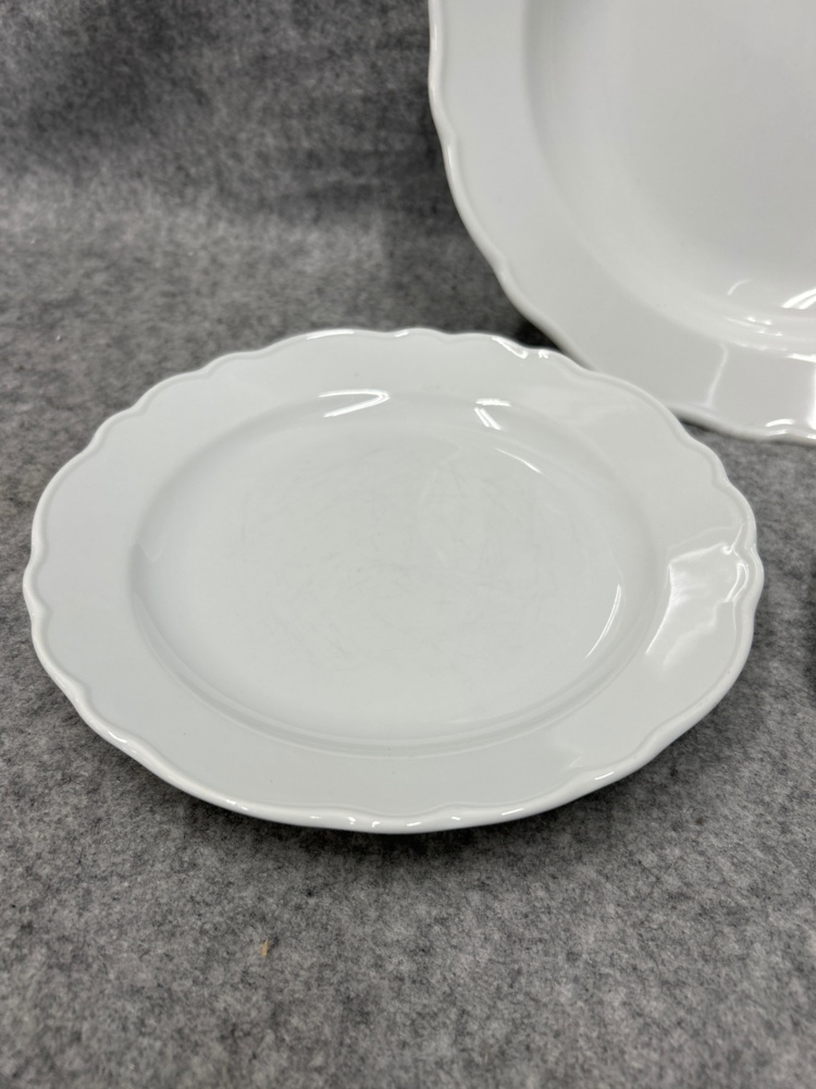 1546323-2 Parti med tallrikar i 3 modeller (cirka 240 st) - Tafelstern, Hutschenreuther och IKEA