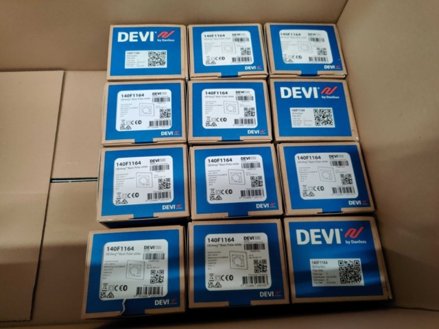 1596145-6 12 st Golvtermostater DEVIreg Basic Polar vit