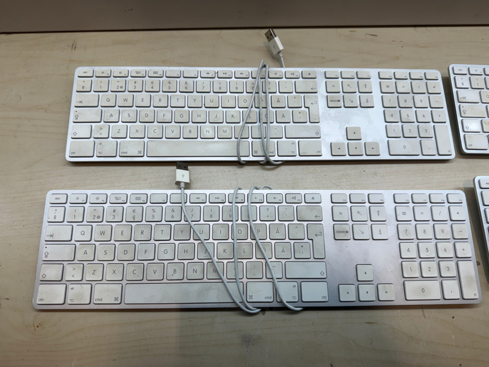 1496588-2 Tangentbord 4st - Apple A1243