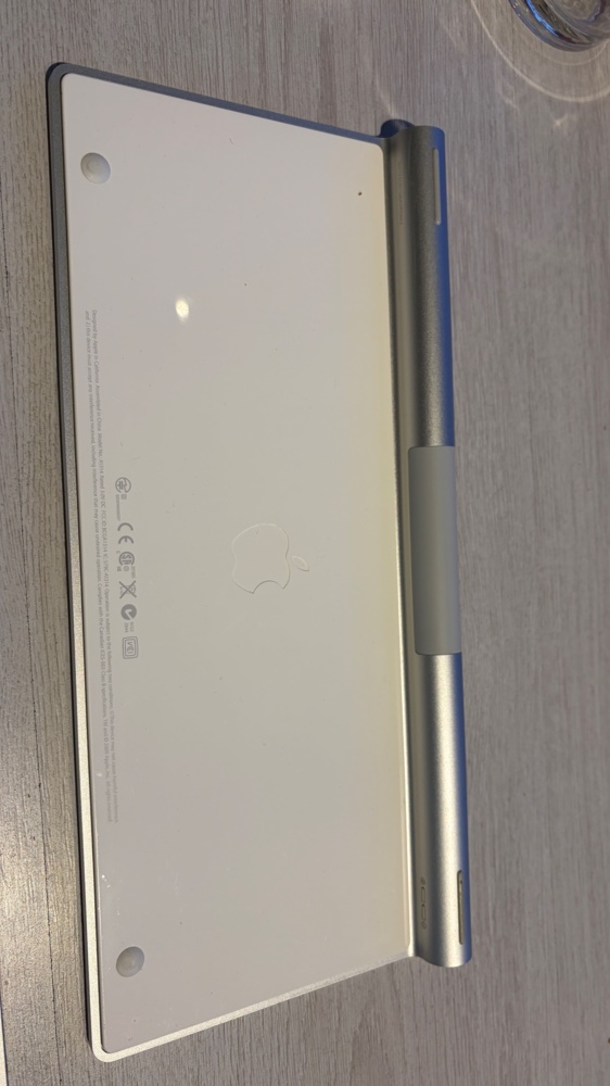 1596196-2 Apple accessories and more