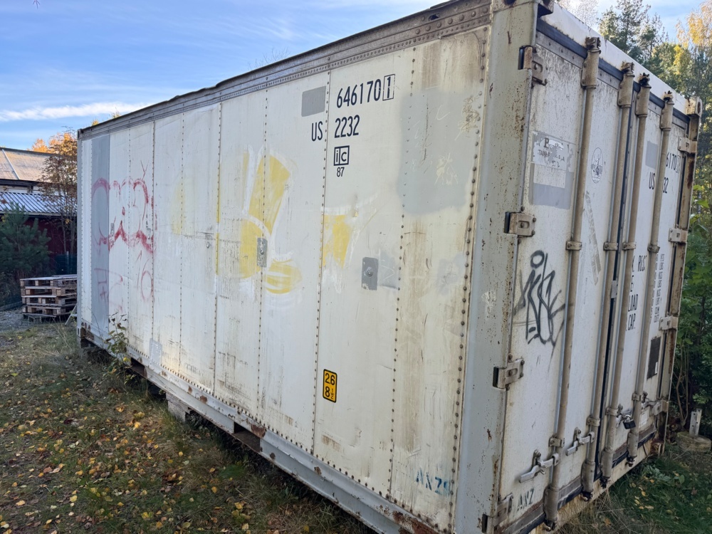 1405695-1 20-fots fryscontainer – Isolerad container