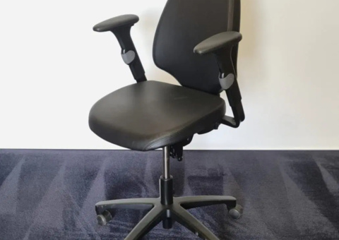 Kontorsstol RH Activ 220 svart skinn