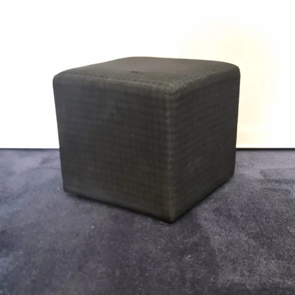 1596289-1 Sittpuff svart melerad 4 stycken