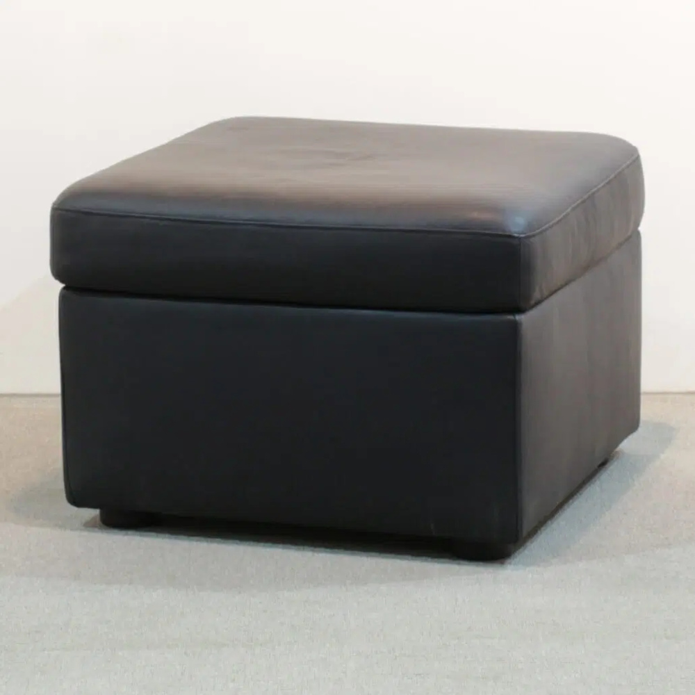 1596290-1 Sittpuff svart skinn
