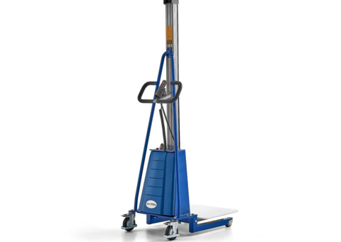 Battery-powered stacker LEVER 200 kg