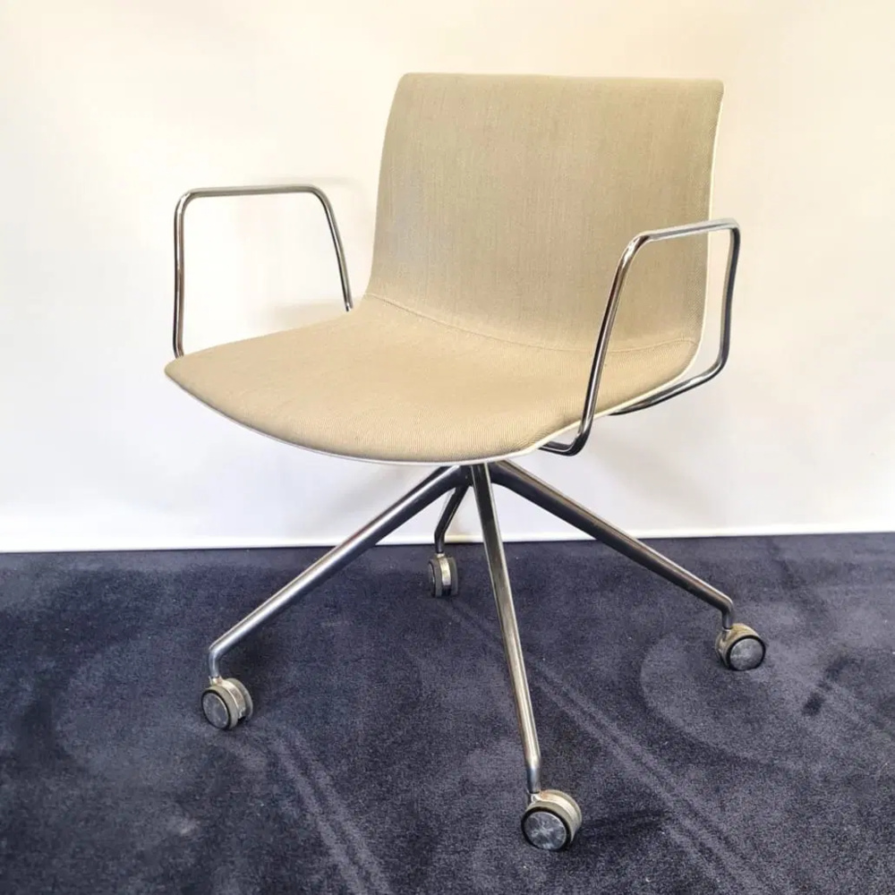 1596335-1 Stol Arper Catifa 53 armstöd 2 stycken