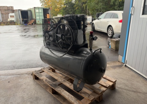 Compressor - Pela Tools Z-0.6/8-5.5HP -2023