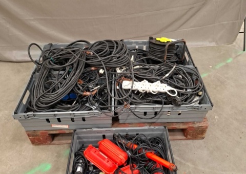 Electrical cables and accessories - assorted lot