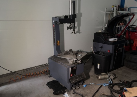 Tilting machine / Tire machine - Pela Tools U-2011 -2023