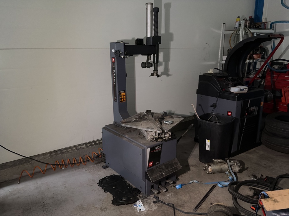 1576463-1 Tilting machine / Tire machine - Pela Tools U-2011 -2023