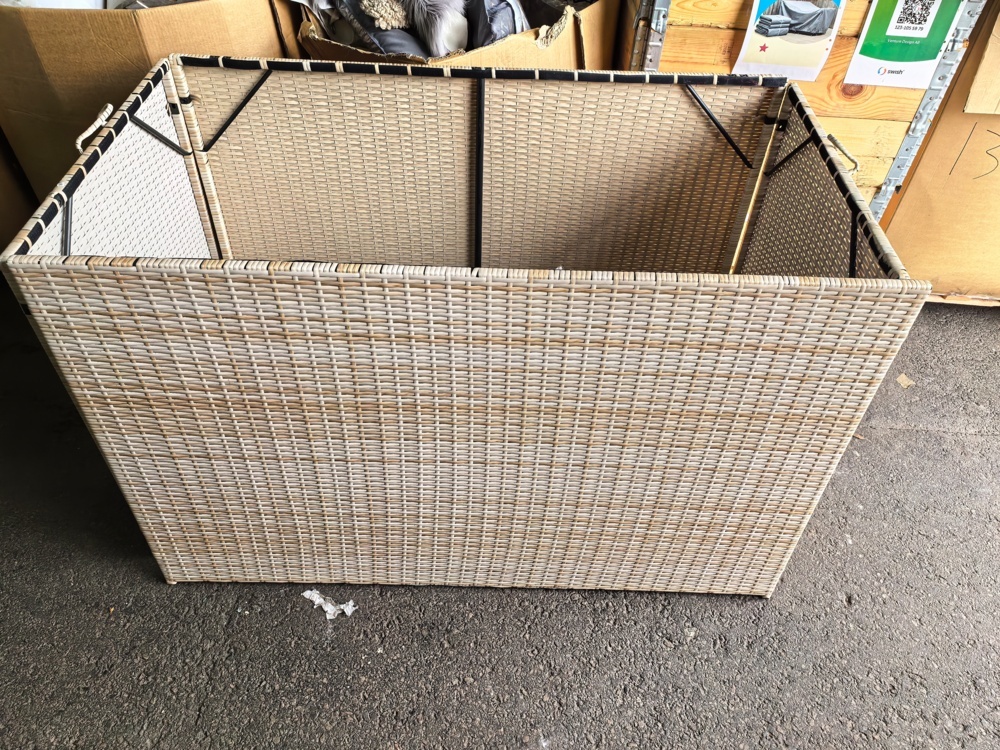 1593357-1 Dynbox i konstrotting