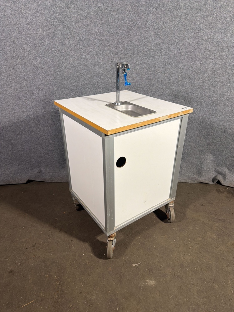 1566373-1 Trolley with water dispenser - Zerica