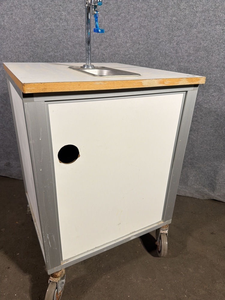 1566373-2 Trolley with water dispenser - Zerica