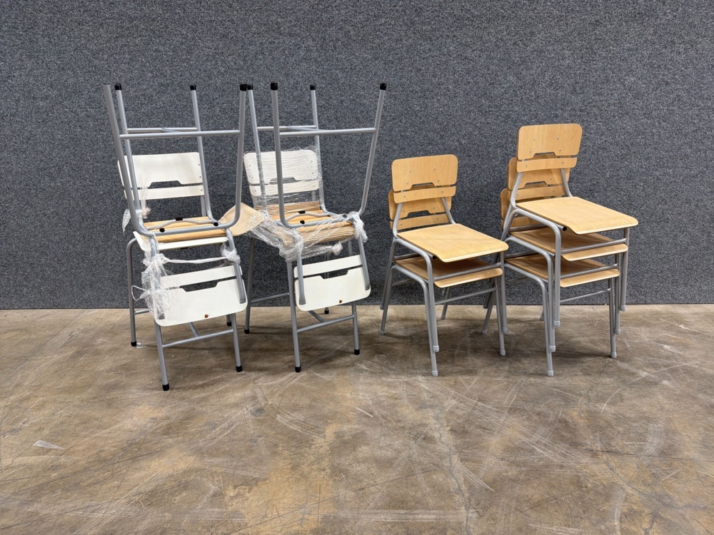 1596544-2 9 student chairs LEGERE & SCIENTIA