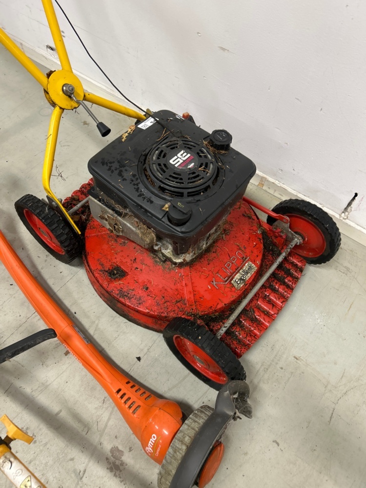1558639-2 Lawnmower and two brushcutters