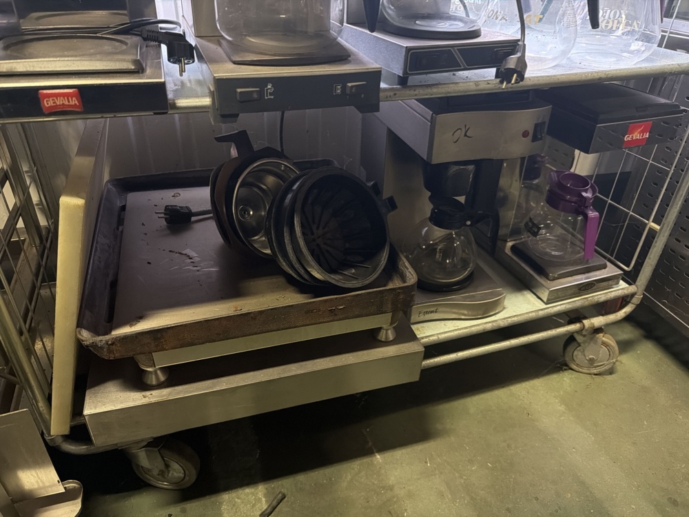 1594687-2 Coffee machines 7 pcs with various coffee pots - Electrolux, Bunn-O-Matic, etc.