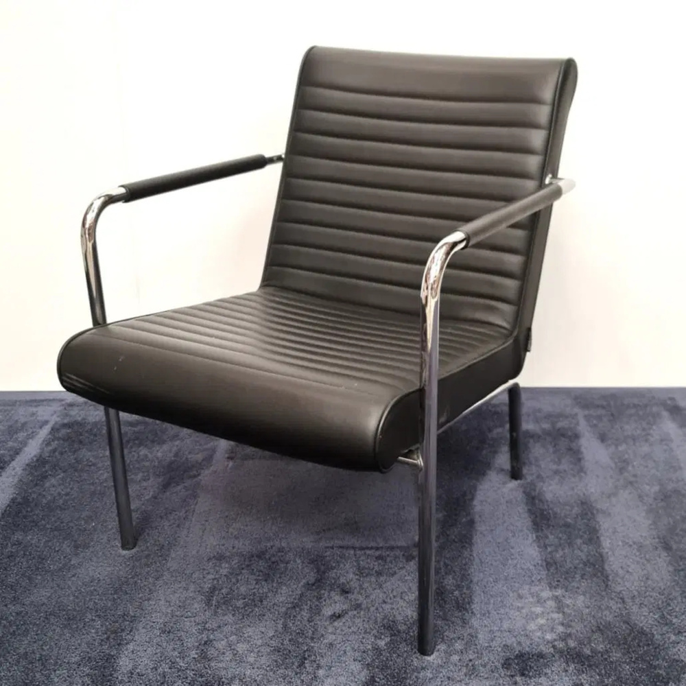 1596776-1 Fåtölj Offecct Queen svart skinn och krom 2 stycken
