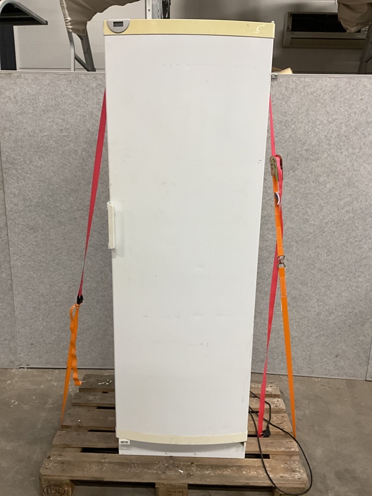 1473803-1 Freezer
