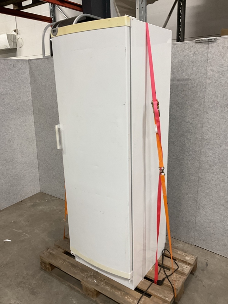 1473803-2 Freezer