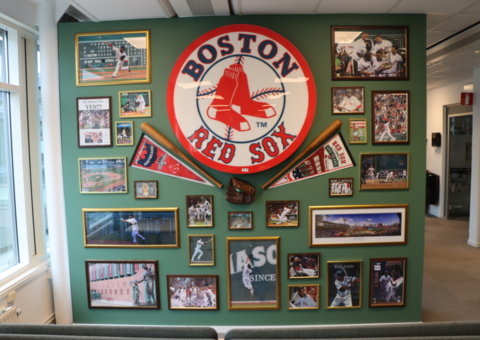 "FAME WALL" med Baseball-tema