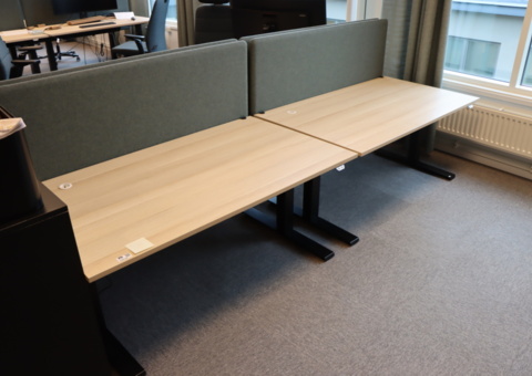 2 st höj/sänkbara skrivbord 140x80 Kinnarps