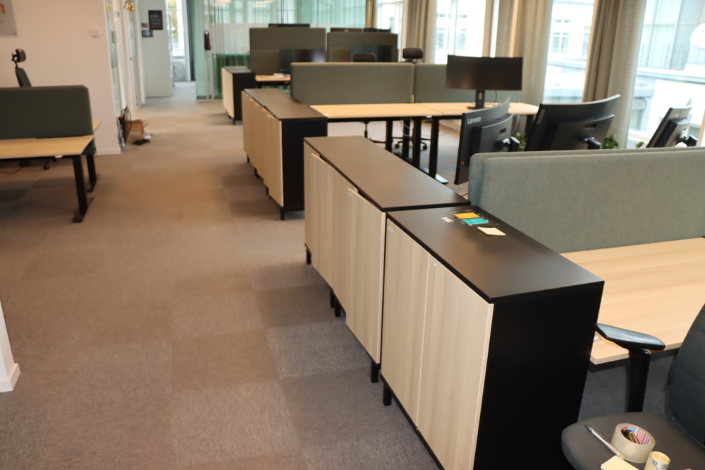 1296202-2 8 st skåp med elektroniskt skåplås Flexlock