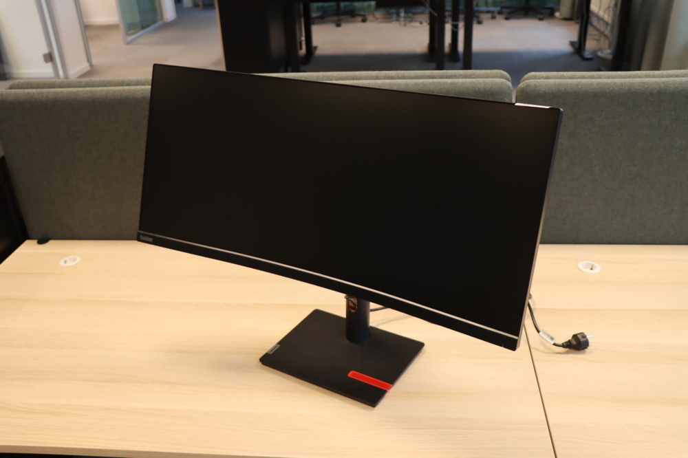1296221-2 Skärm curved 34 tum Lenovo ThinkVision 64AEGAR1WW