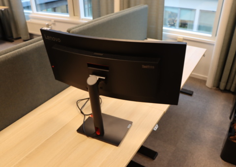Skärm curved 34 tum Lenovo ThinkVision 64AEGAR1WW
