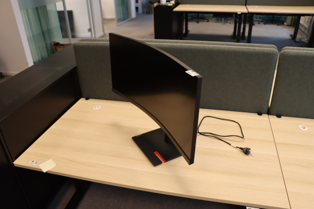 1296222-1 Skärm curved 34 tum Lenovo ThinkVision 64AEGAR1WW