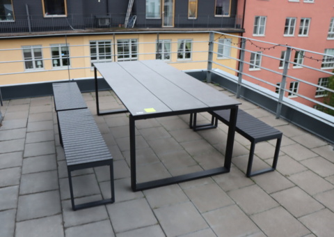 Utemöbel - bord med 4 st bänkar