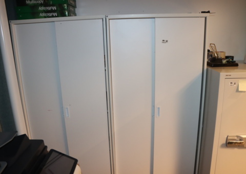 2 st förvaringsskåp