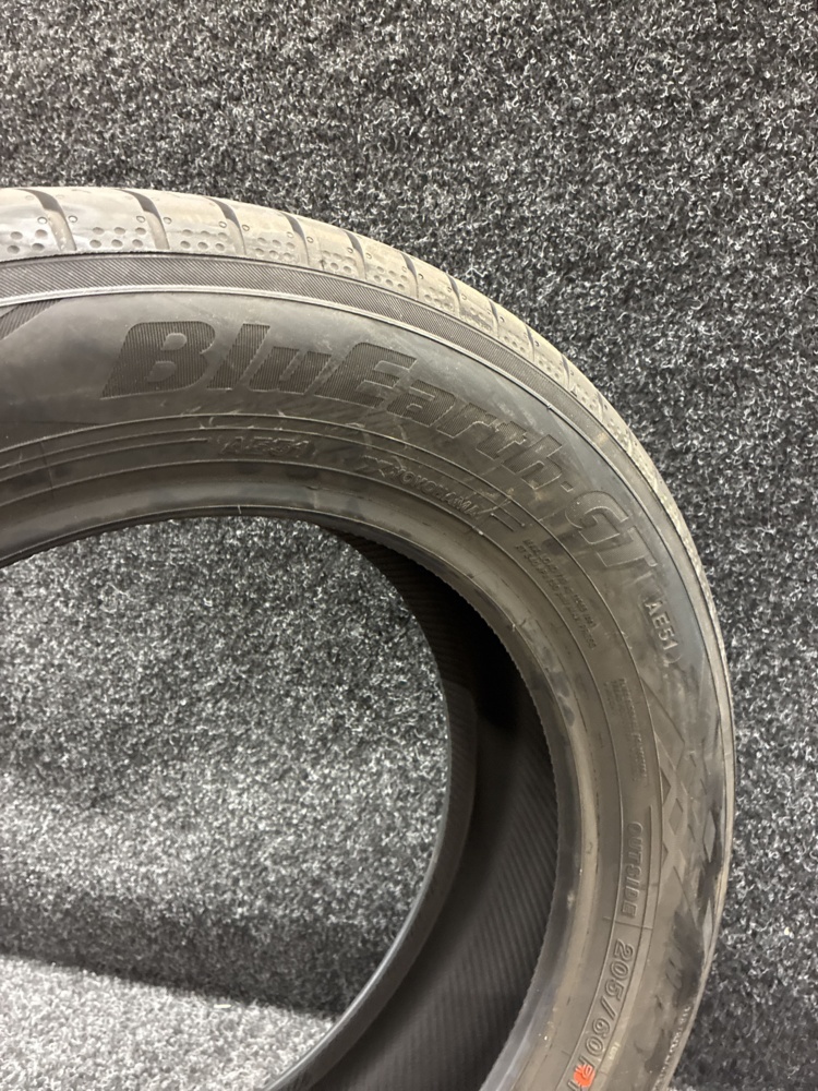 1597142-2 1 pc Summer tire Yokohama BluEarth-GT 205/60R16 96W