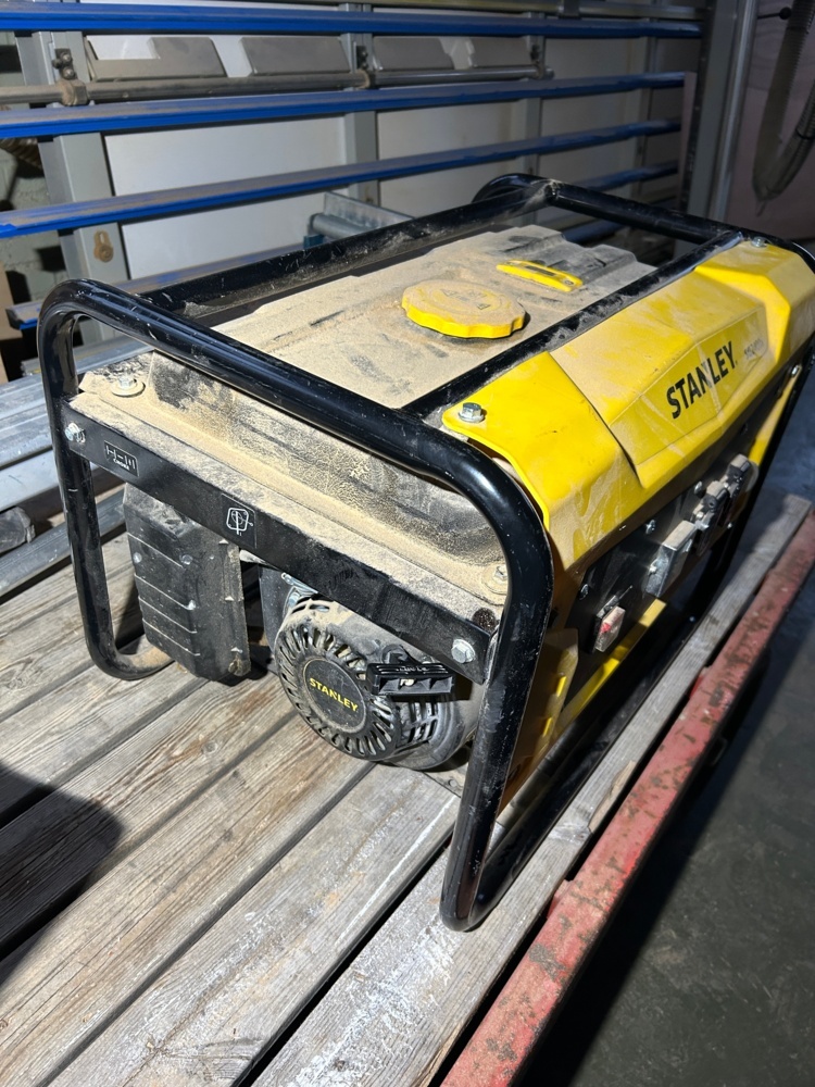 1574852-2 Elverk - Stanley SG 2400B -2018