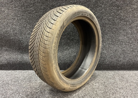 1 winter tire Goodyear UltraGrip Performance 245/45R19 102V XL