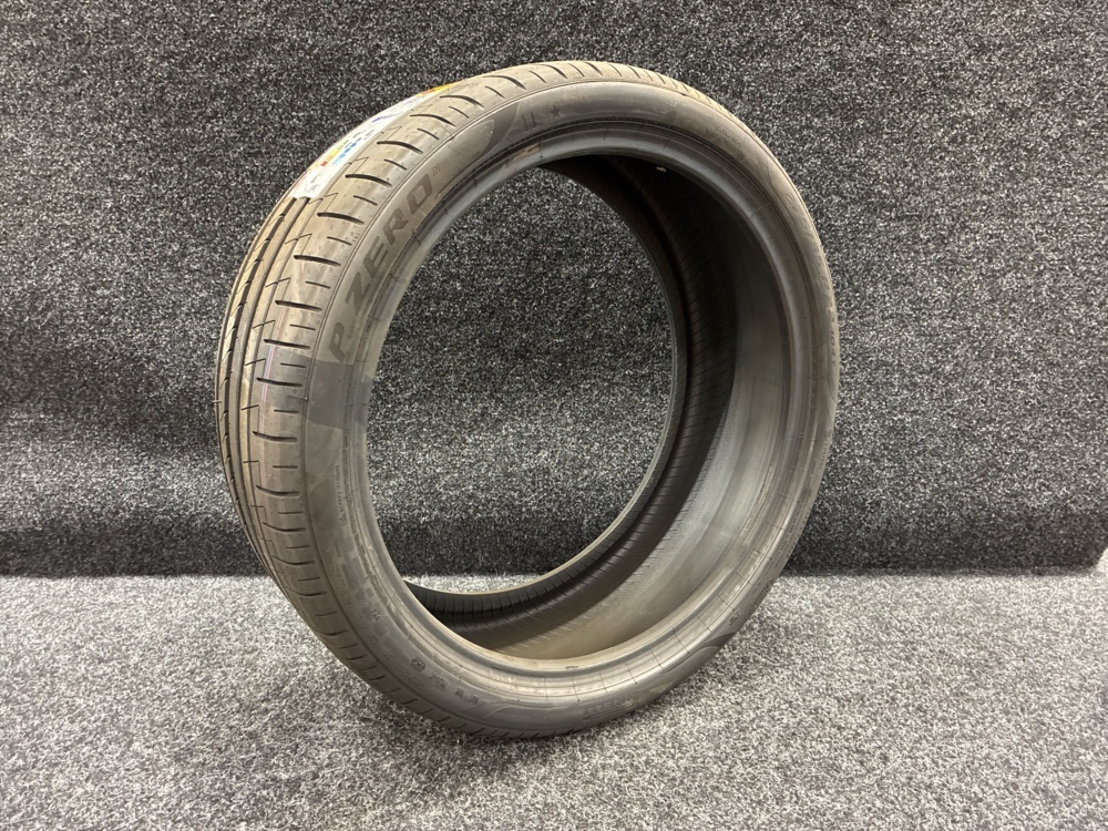 1597150-2 1 pc Summer tire Pirelli P Zero (PZ4) 275/35R22 XL