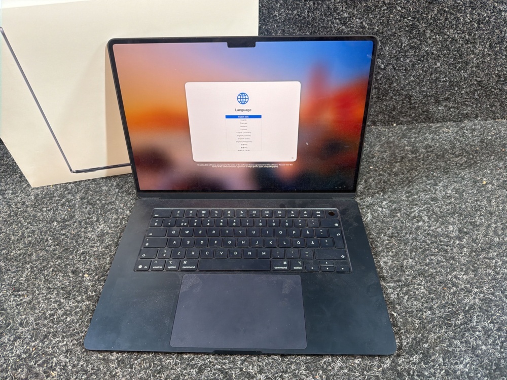 1566199-2 Bärbar dator med tillbehör - Apple MacBook Air 15" M4 -2025