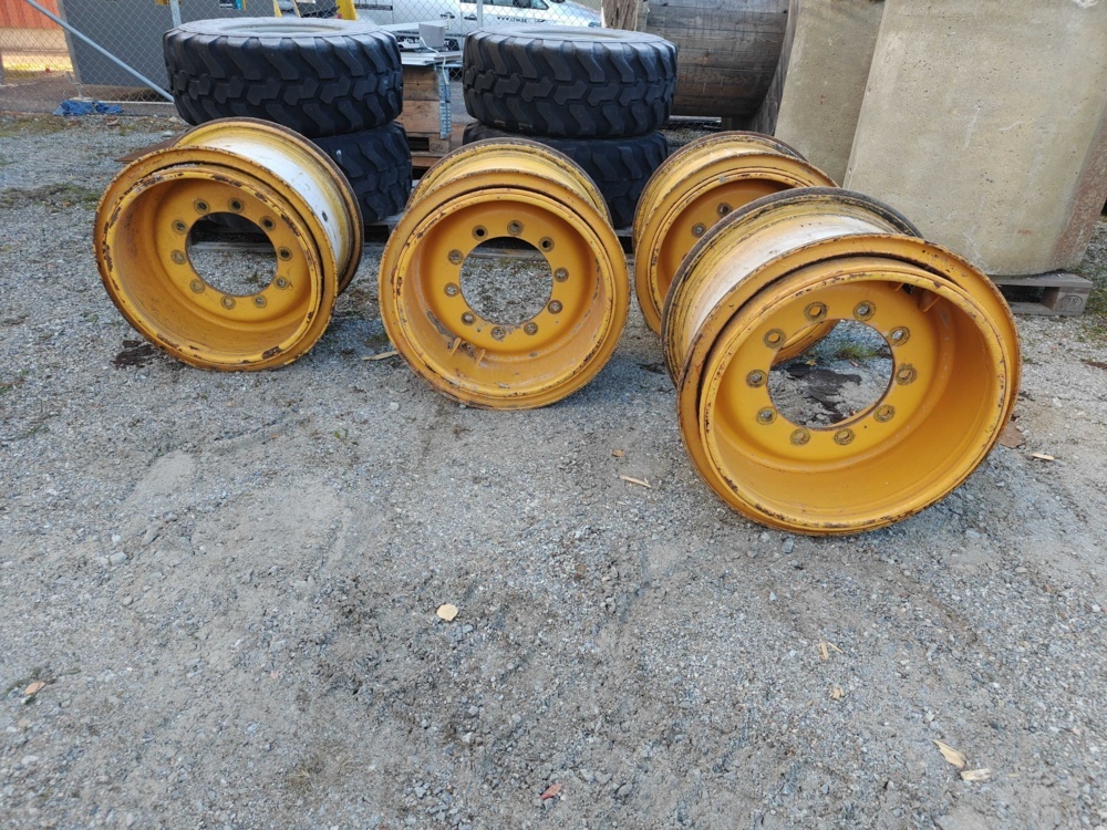 1484597-1 Four rims Volvo L60F